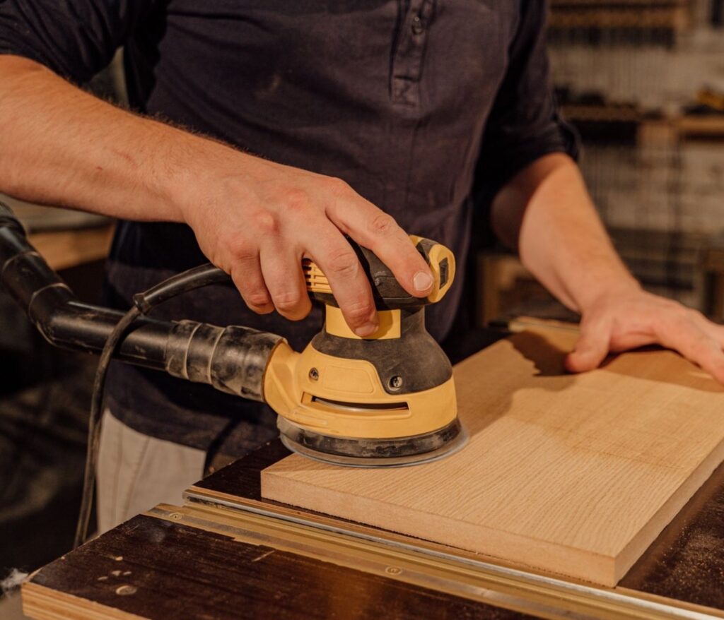 Votre intérieur, un havre de paix 14 Techniques ponçage bois meuble : guide complet