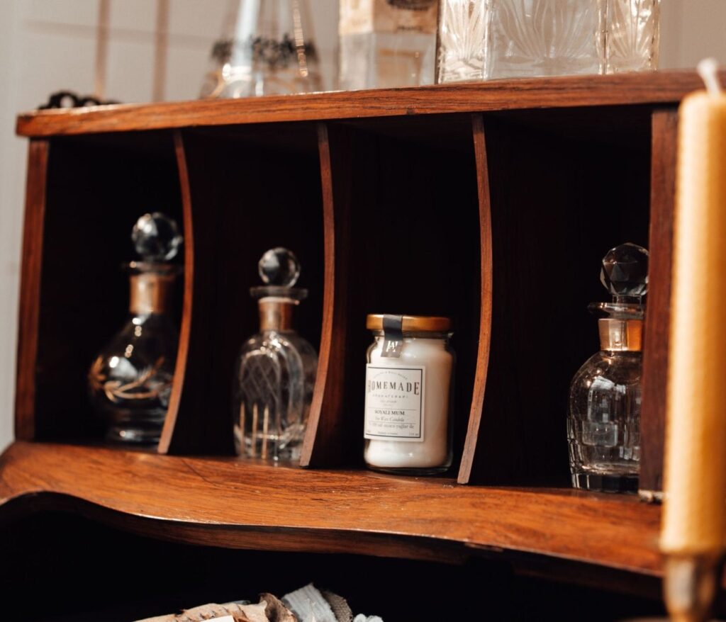 Votre intérieur, un havre de paix 6 Comment choisir la bonne cire vos meubles anciens