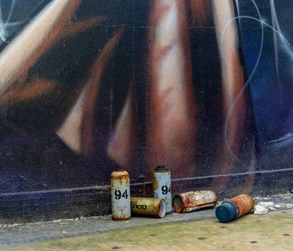 Votre intérieur, un havre de paix 9 Relooker un meuble avec la peinture glycéro : guide complet